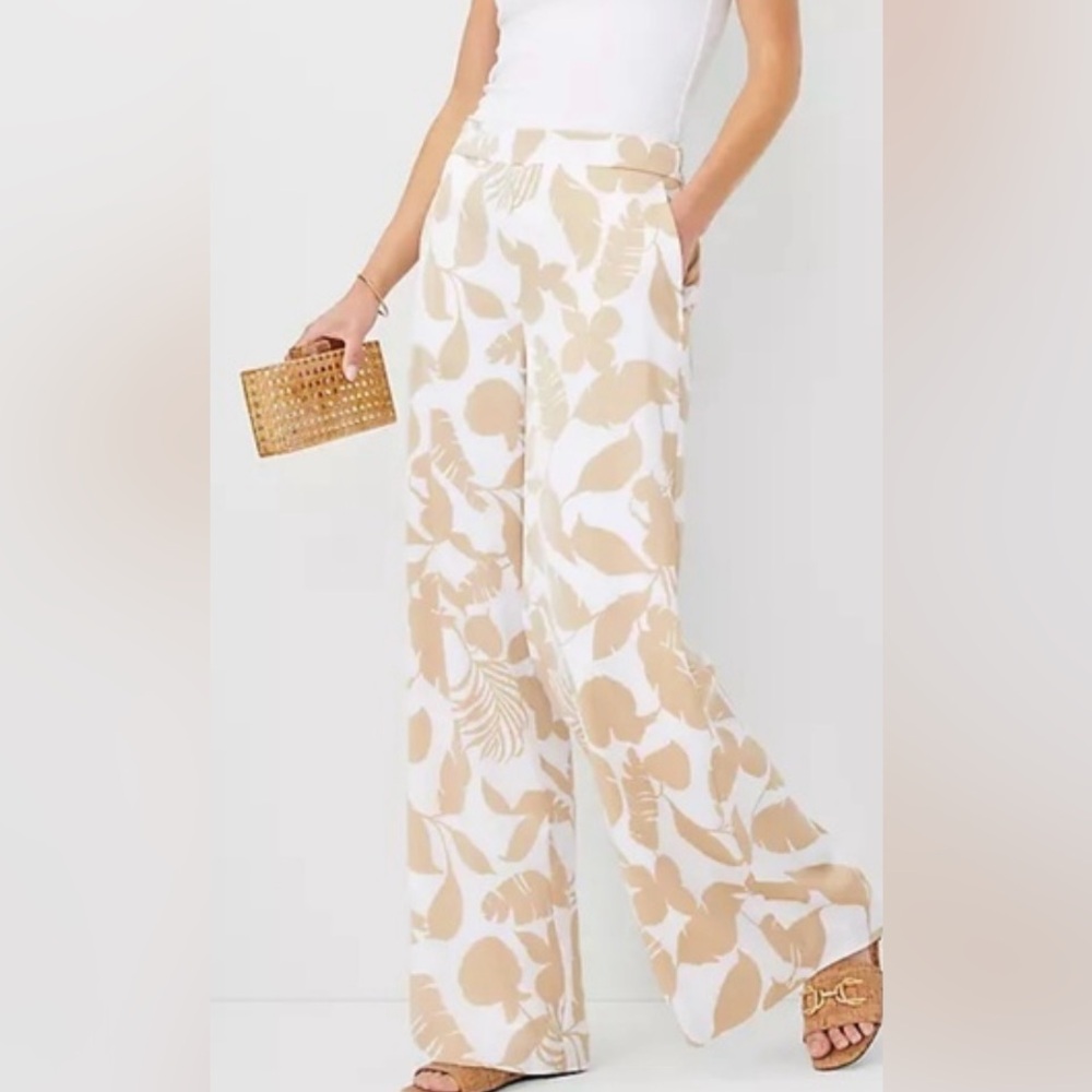 Ann Taylor Cream silky Floral Wide Leg Palazzo pants sz 10 - Picture 2 of 4
